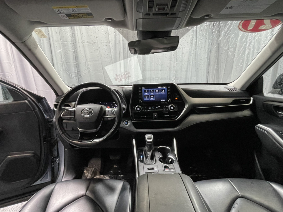 2021 Toyota Highlander XLE 18