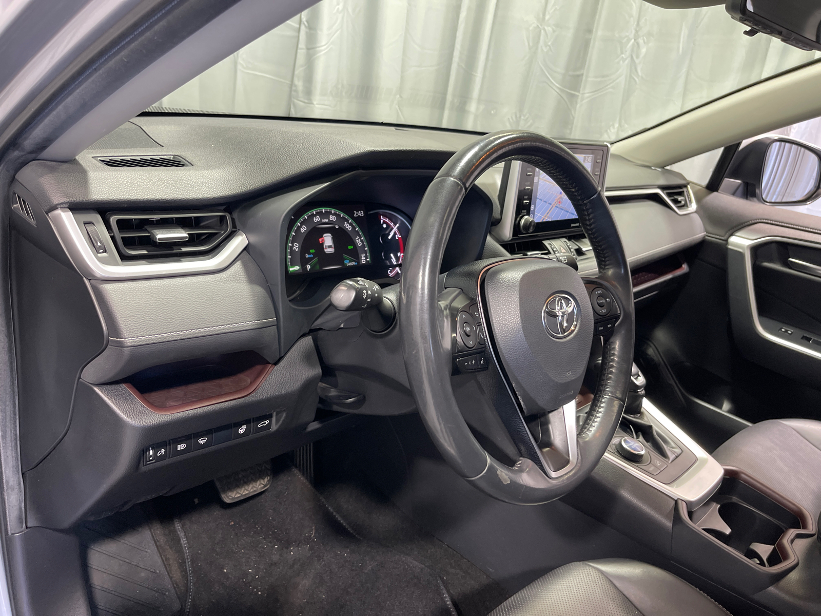 2019 Toyota RAV4 Limited 18