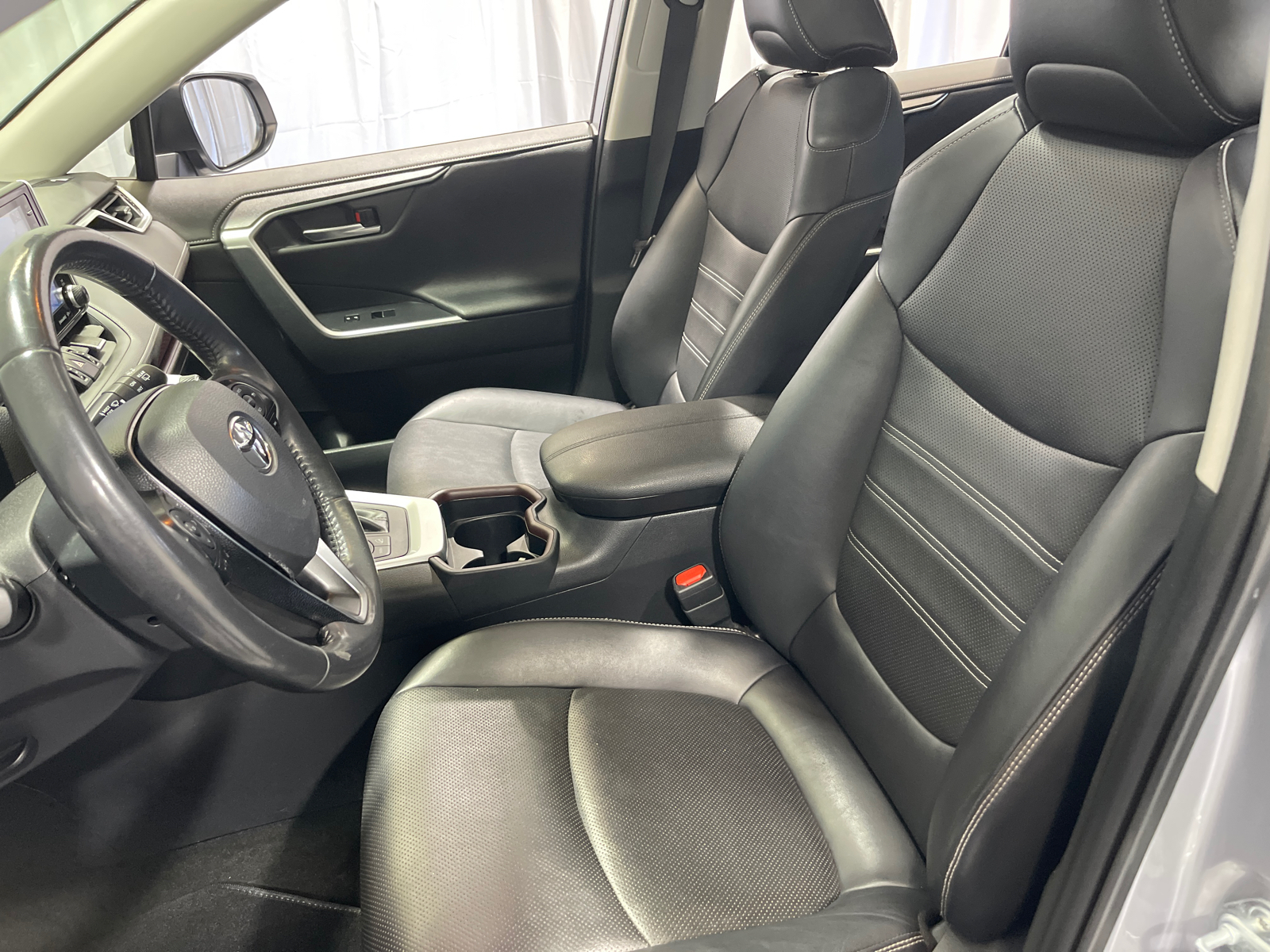 2019 Toyota RAV4 Limited 19