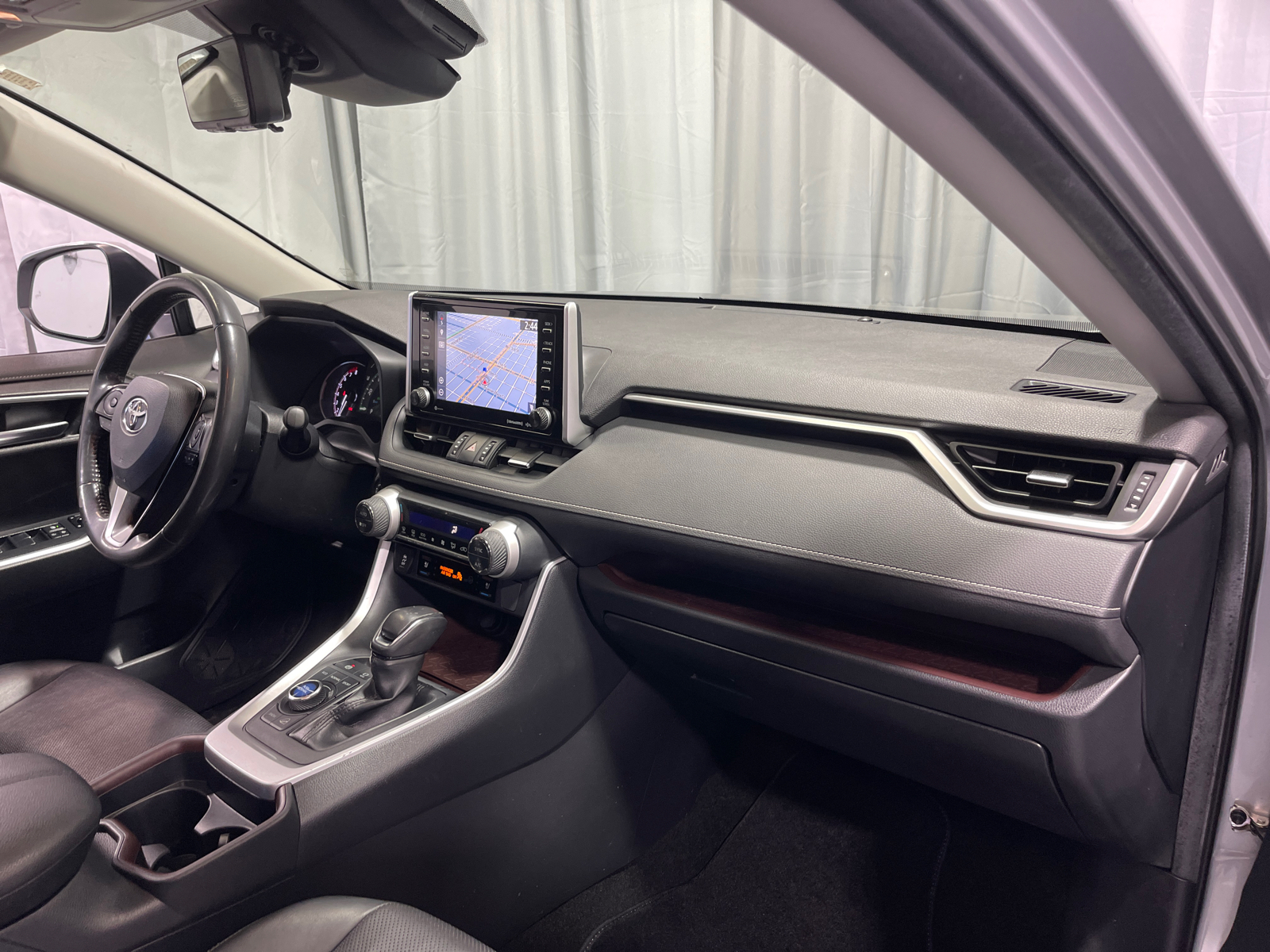 2019 Toyota RAV4 Limited 23