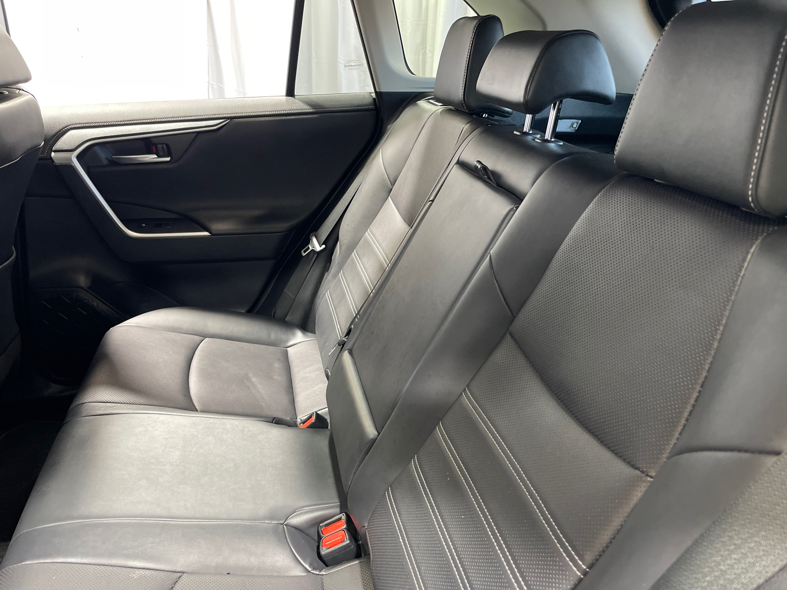 2019 Toyota RAV4 Limited 38