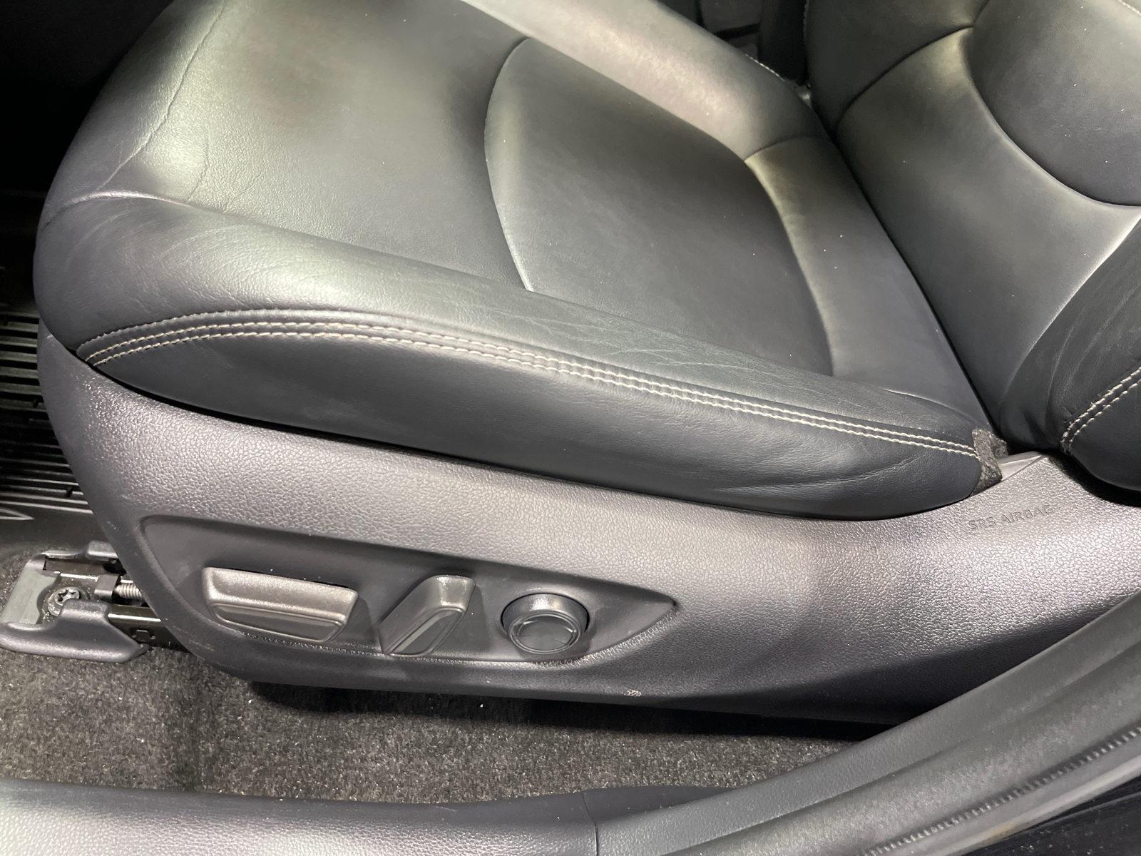 2019 Toyota RAV4 XLE Premium 19