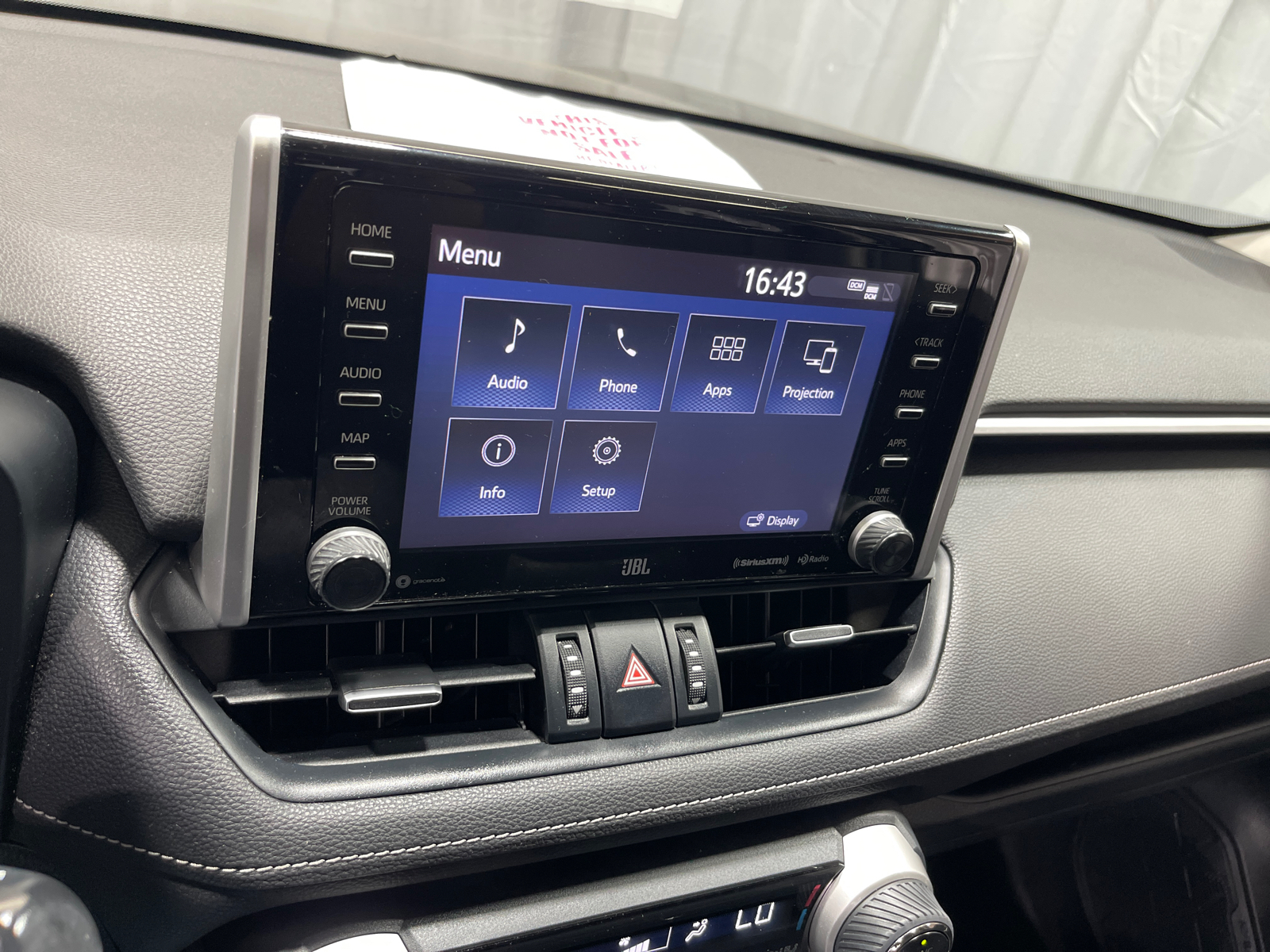 2019 Toyota RAV4 XLE Premium 25