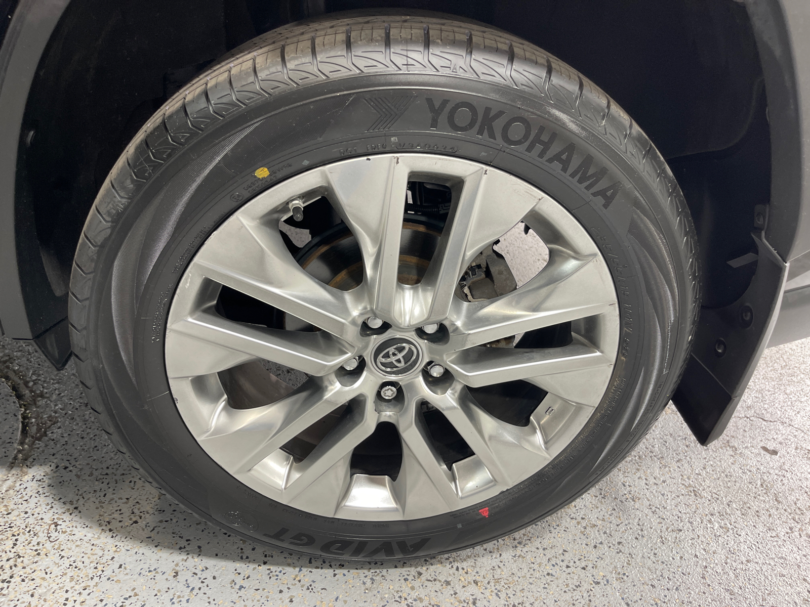 2019 Toyota RAV4 XLE Premium 33