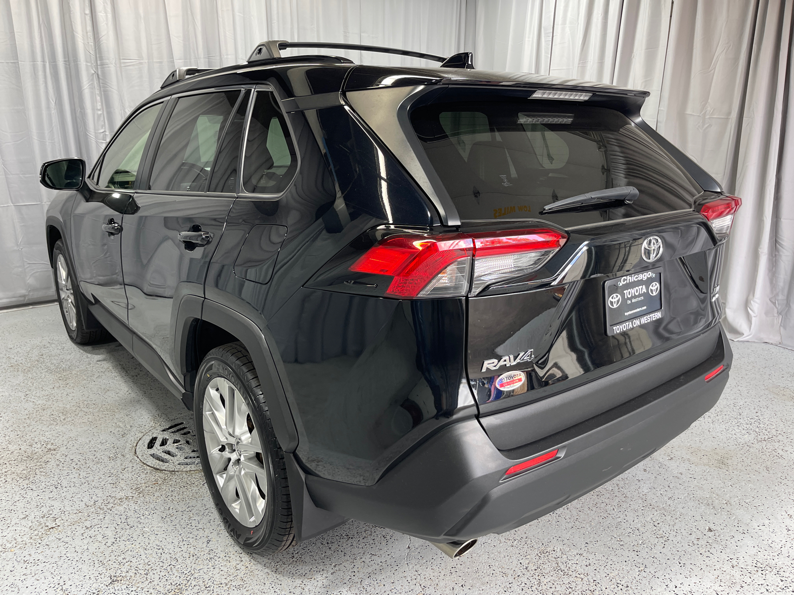 2019 Toyota RAV4 XLE Premium 39