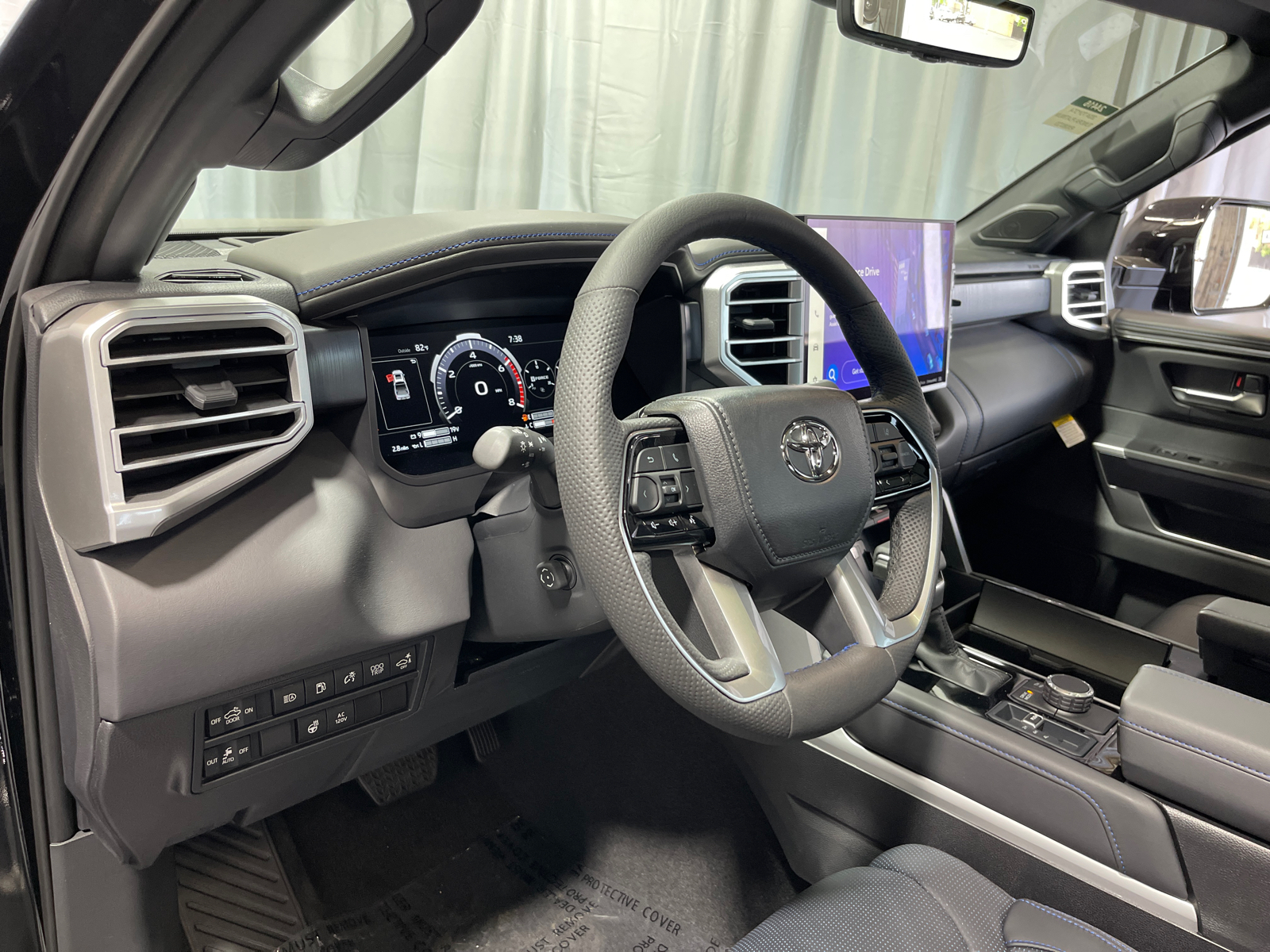 2024 Toyota Tundra Hybrid Platinum 16