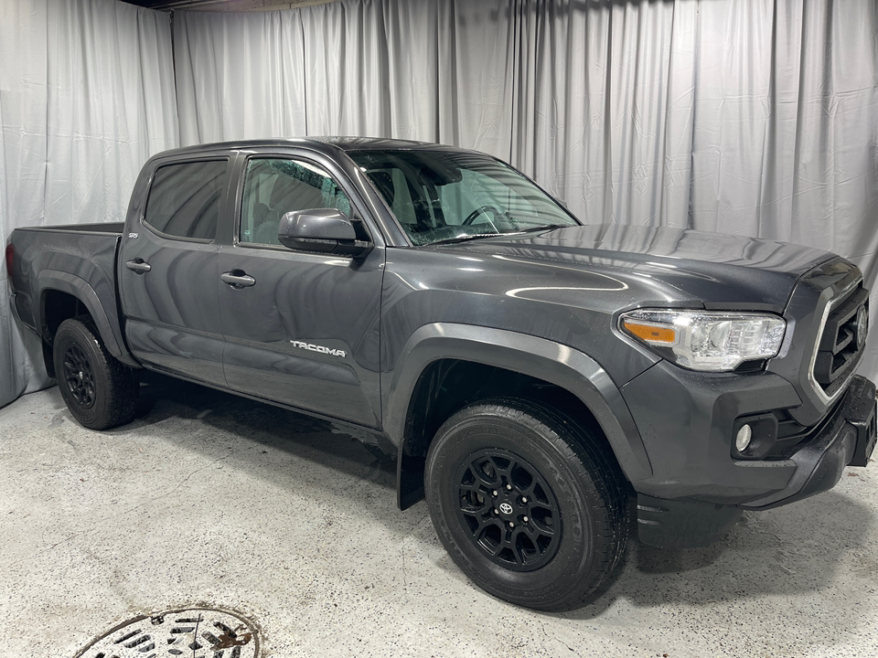 2022 Toyota Tacoma SR5 3