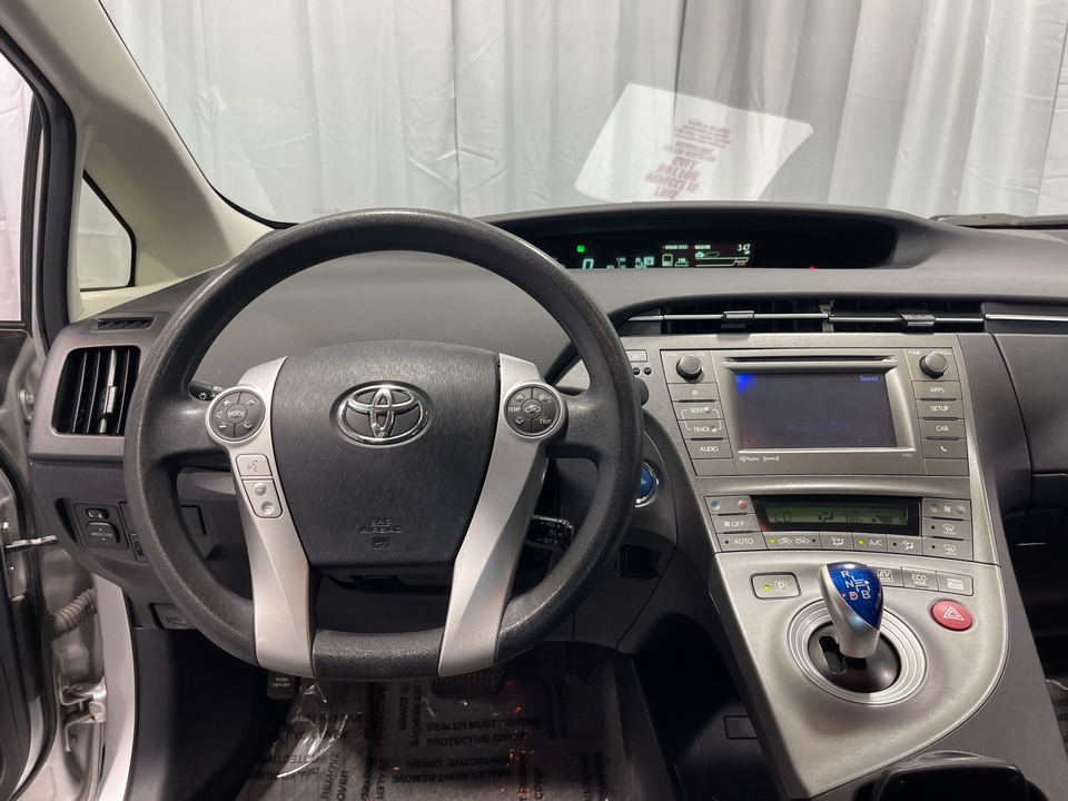 2013 Toyota Prius Three 8