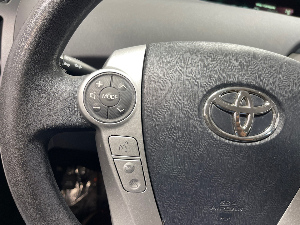 2013 Toyota Prius Three 22