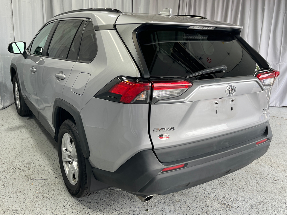 2020 Toyota RAV4 XLE 5