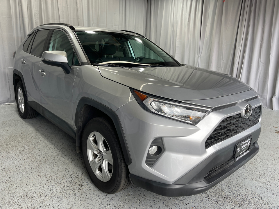 2020 Toyota RAV4 XLE 13