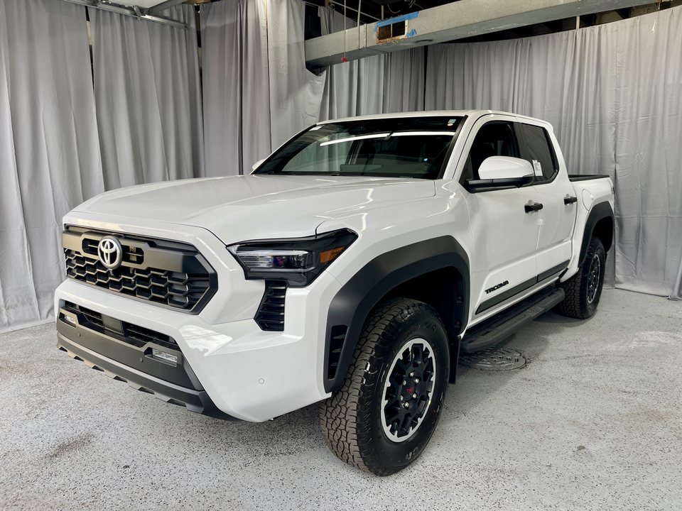 2024 Toyota Tacoma TRD Off-Road 1