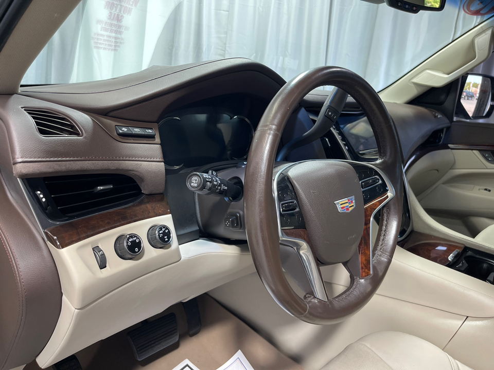 2016 Cadillac Escalade Luxury 2