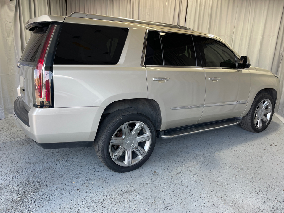 2016 Cadillac Escalade Luxury 11