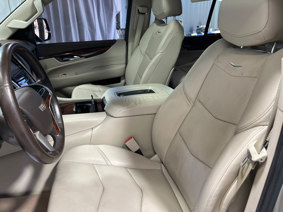 2016 Cadillac Escalade Luxury 15