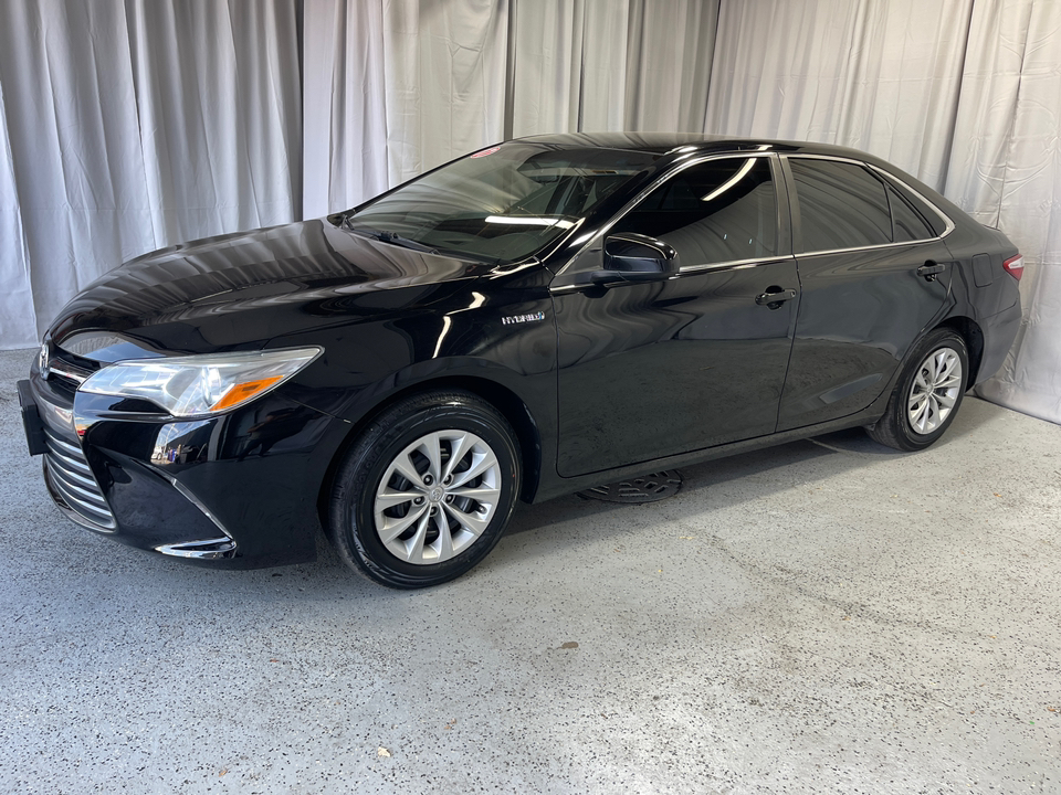 2017 Toyota Camry Hybrid LE 3