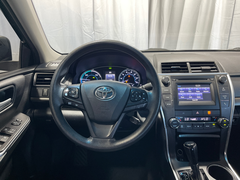 2017 Toyota Camry Hybrid LE 8