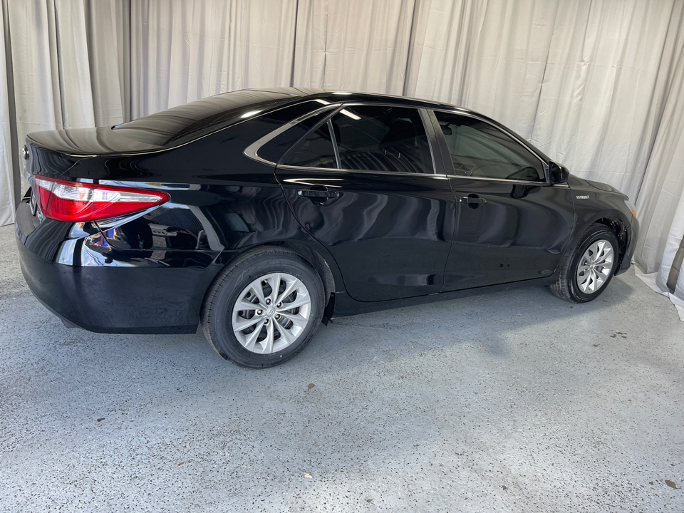 2017 Toyota Camry Hybrid LE 11