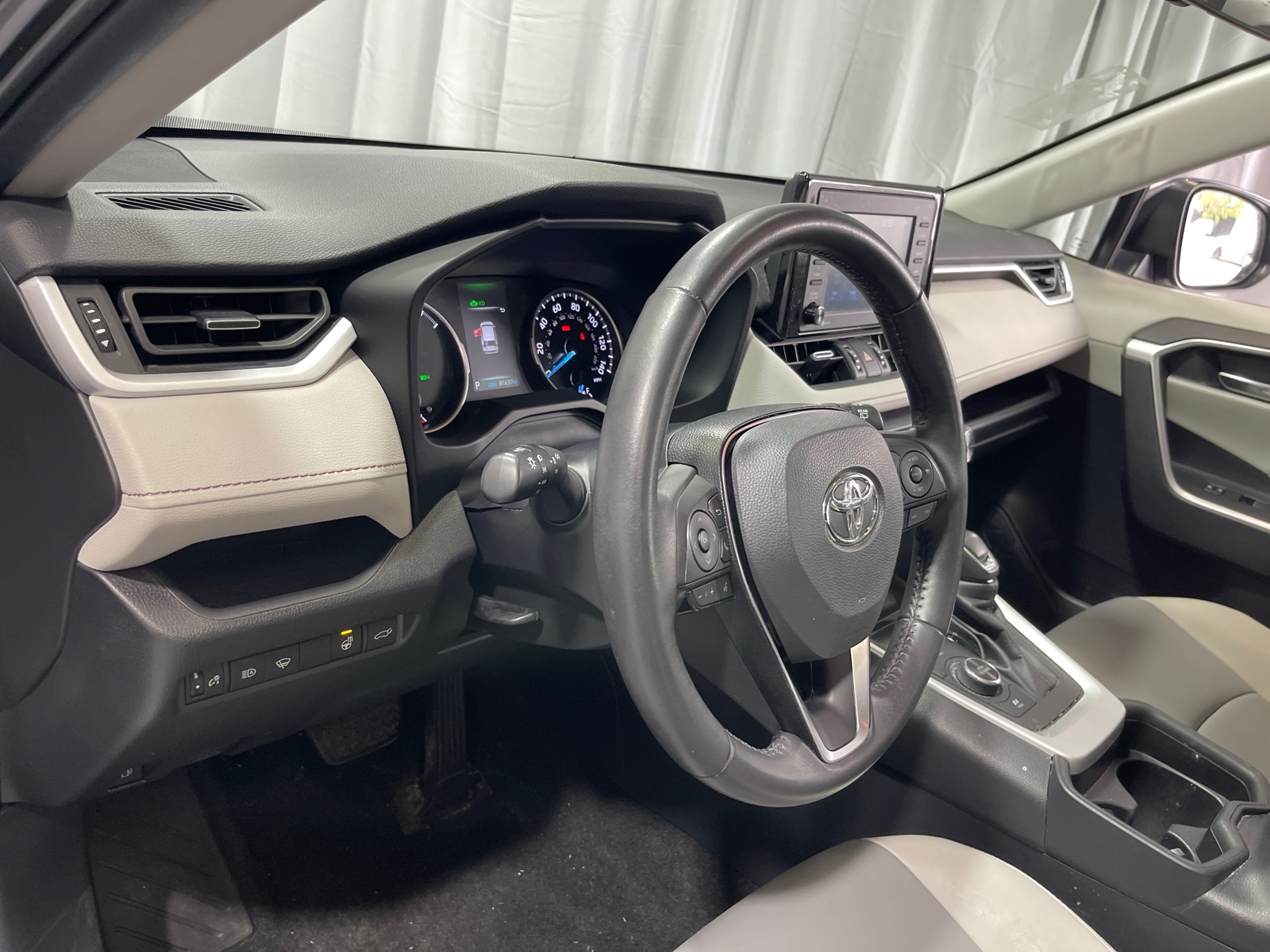 2021 Toyota RAV4 Hybrid XLE Premium 9