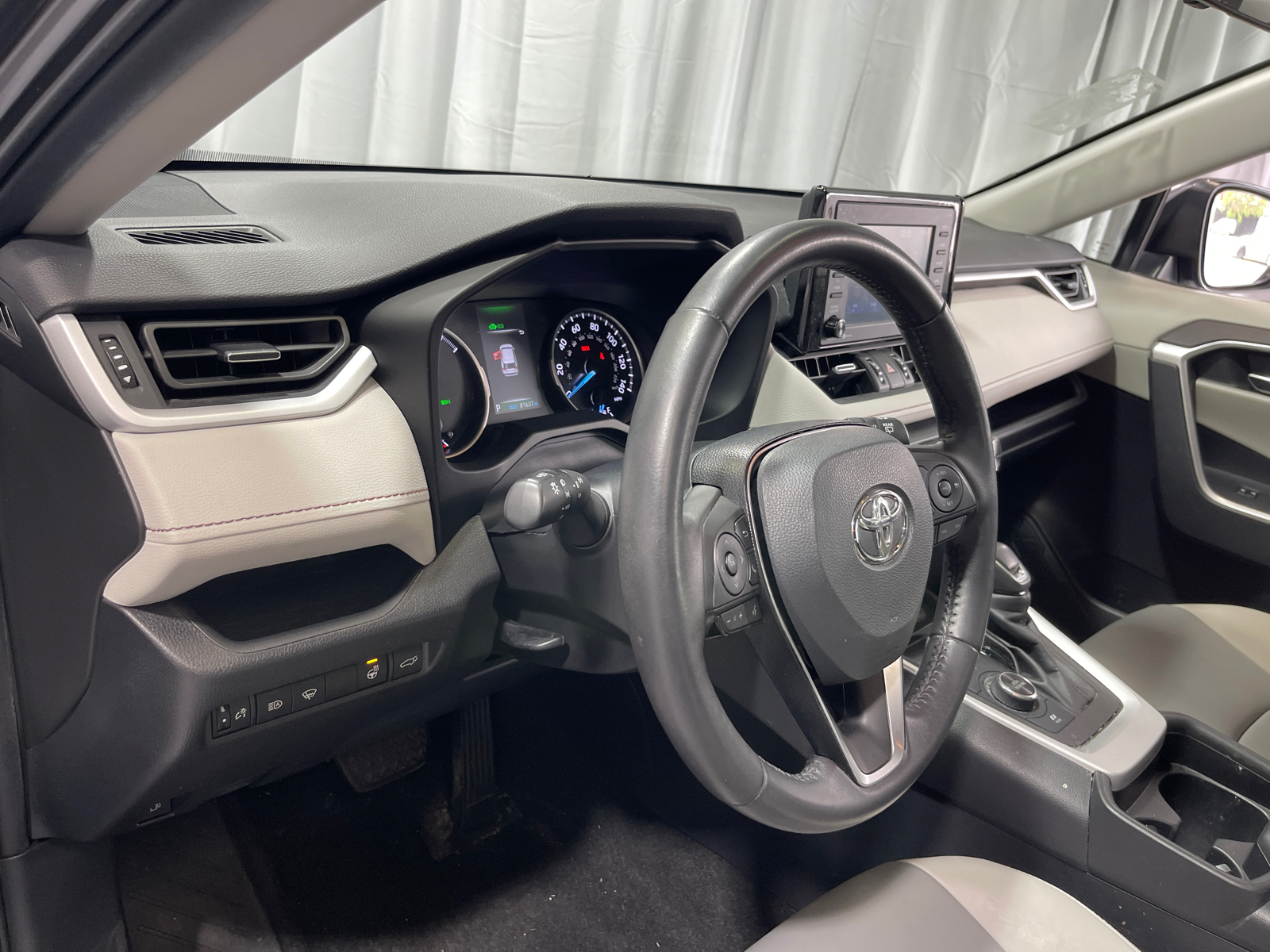2021 Toyota RAV4 Hybrid XLE Premium 20