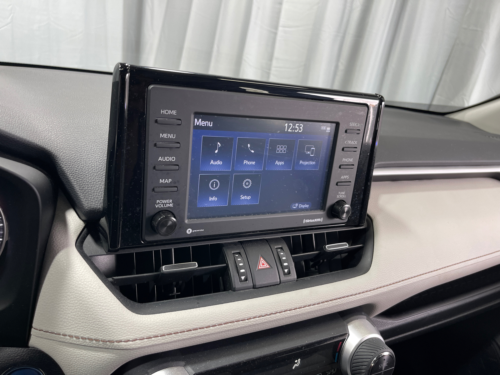 2021 Toyota RAV4 Hybrid XLE Premium 26