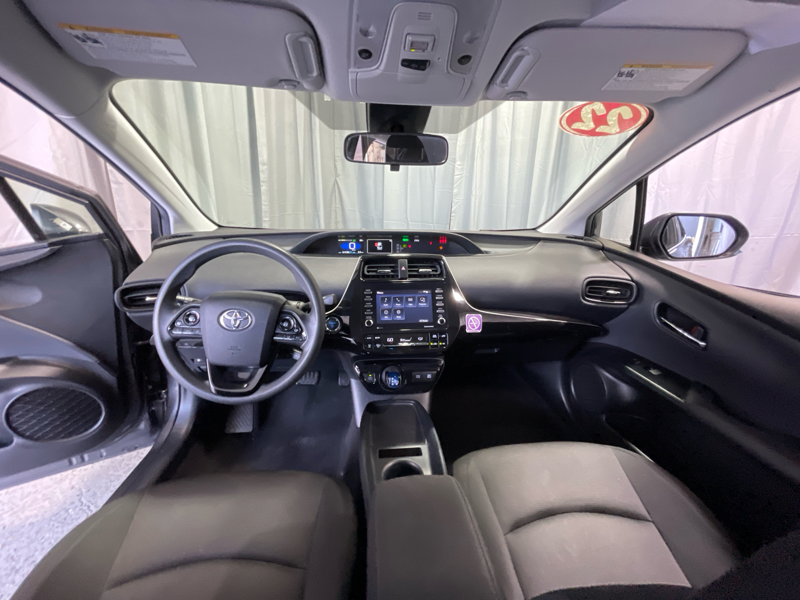 2022 Toyota Prius L 25