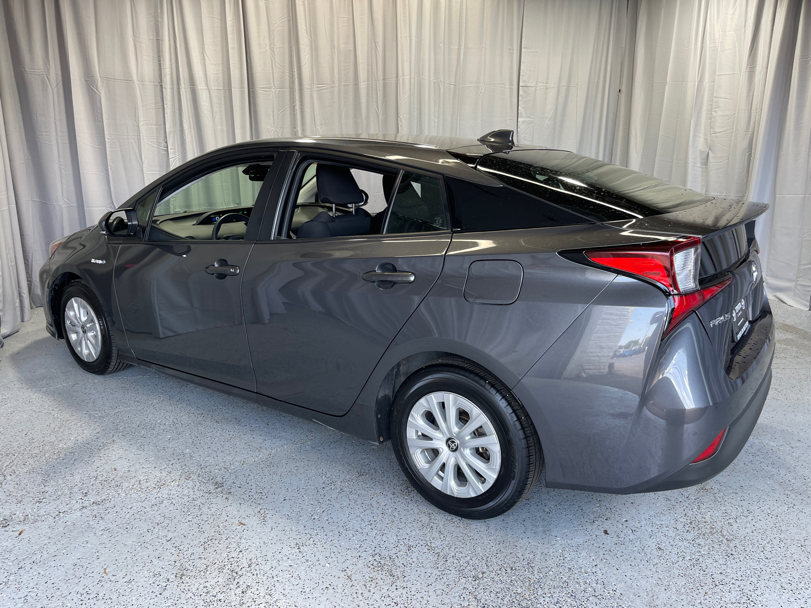 2022 Toyota Prius L 35