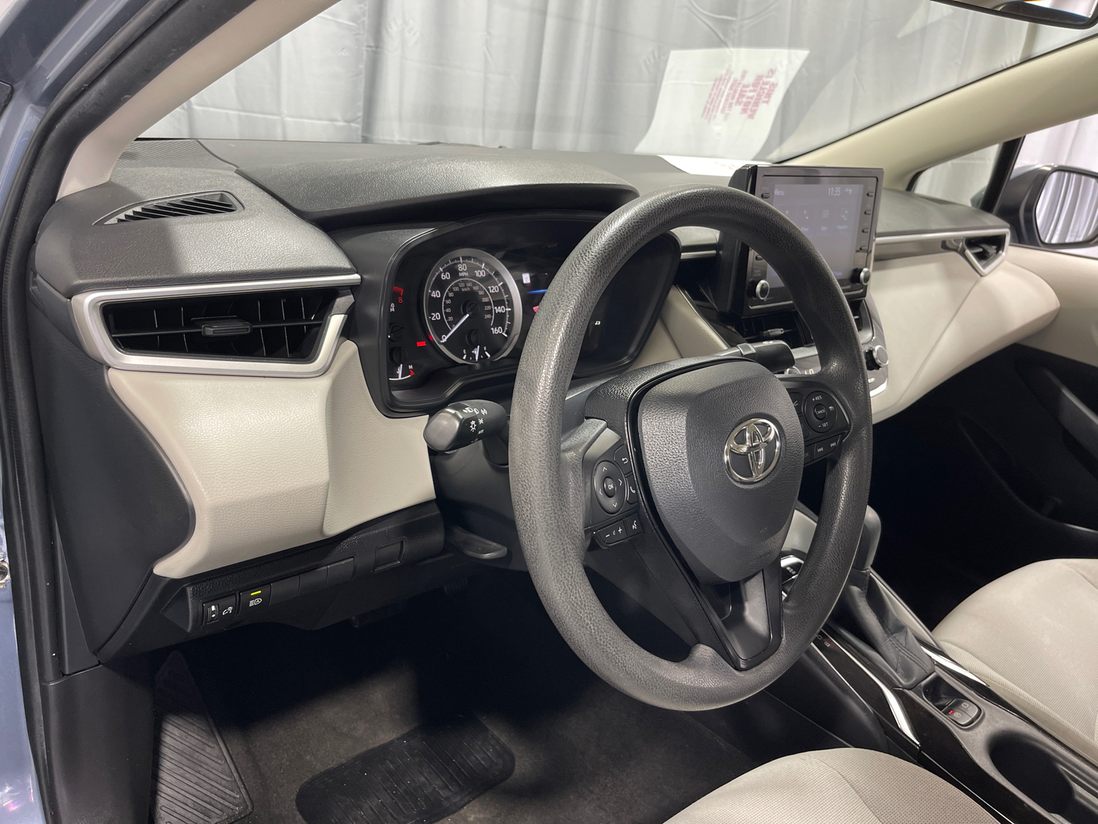 2022 Toyota Corolla LE 12