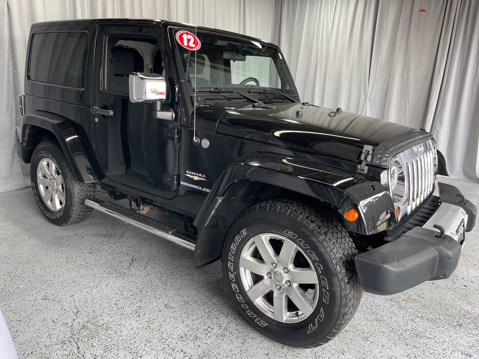 2012 Jeep Wrangler Sahara 38