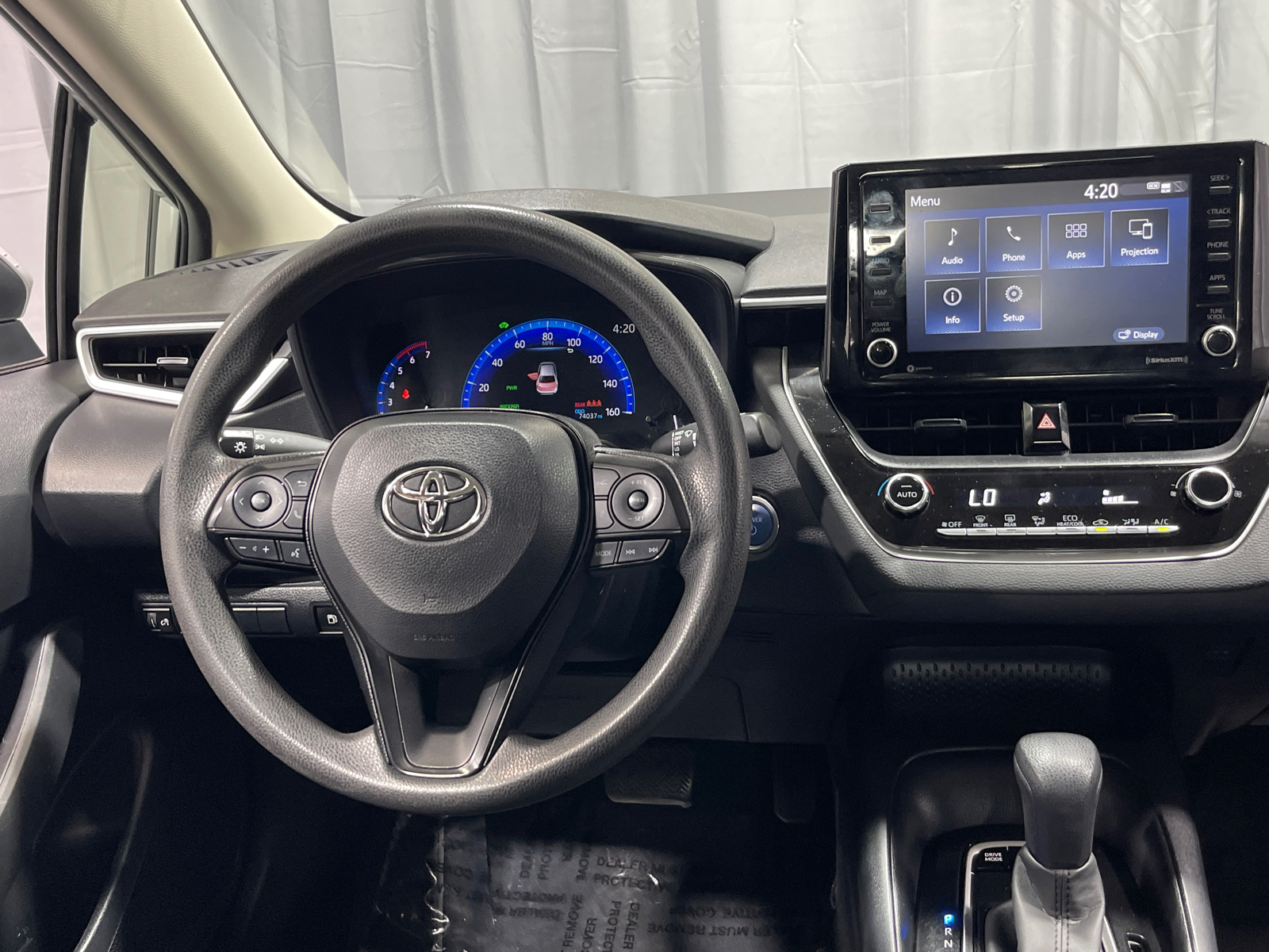 2022 Toyota Corolla Hybrid LE 8