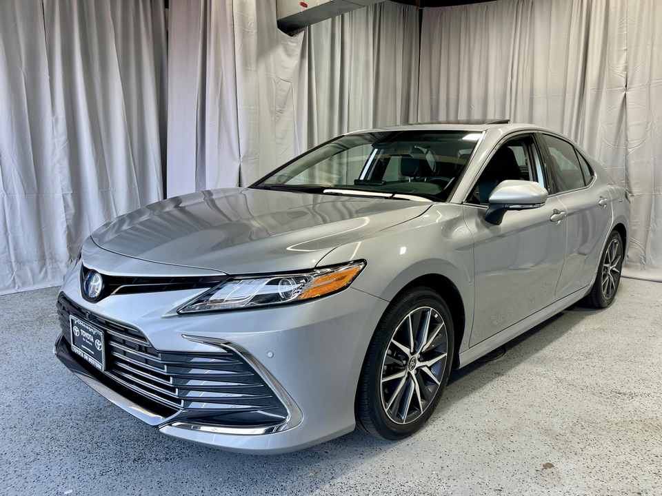 2023 Toyota Camry Hybrid XLE 1