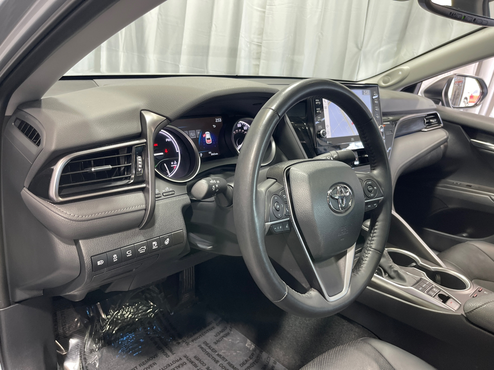 2023 Toyota Camry Hybrid XLE 2