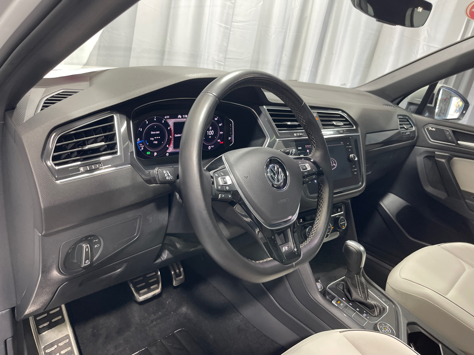 2021 Volkswagen Tiguan 2.0T SEL Premium R-Line 2