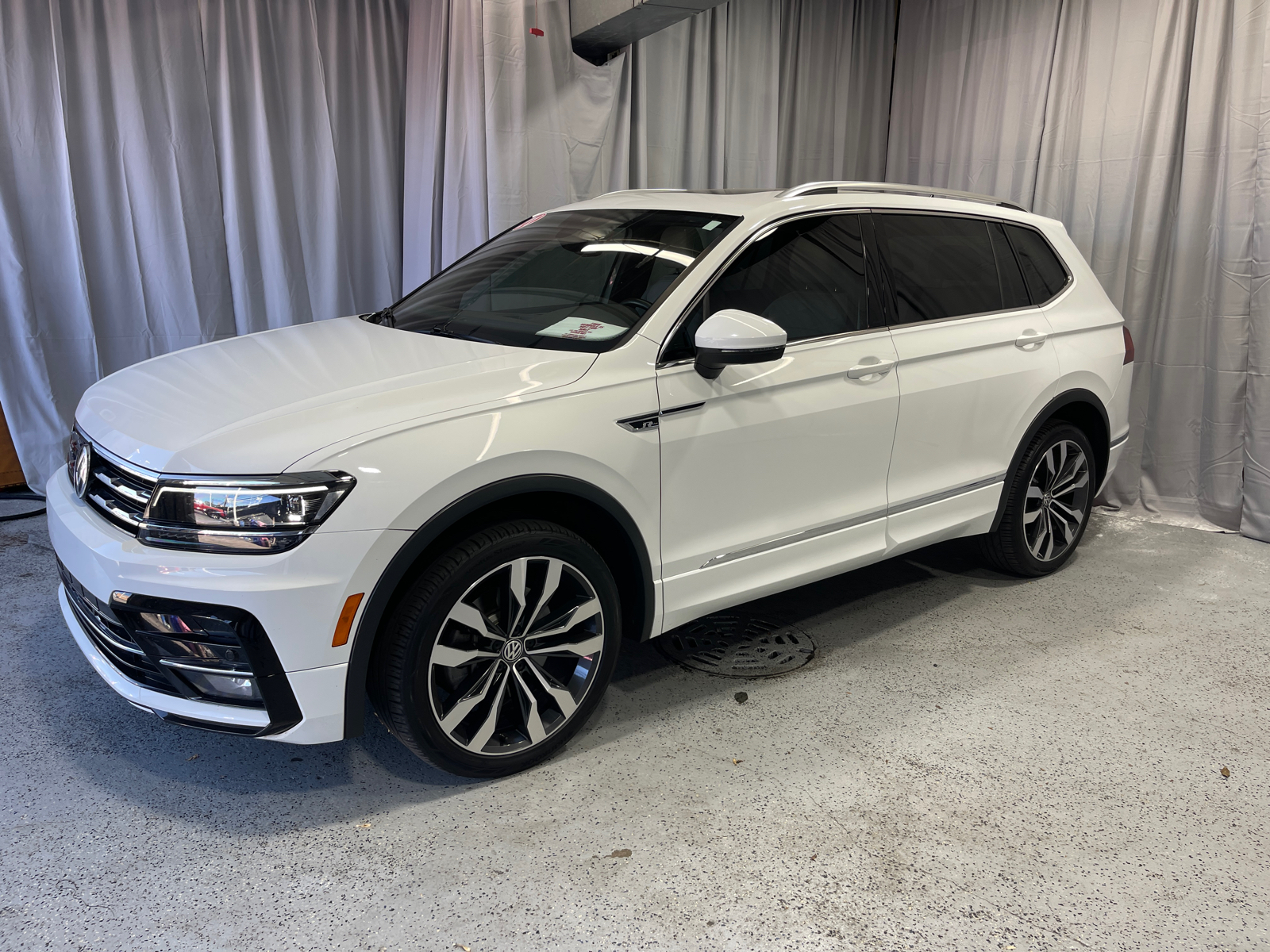 2021 Volkswagen Tiguan 2.0T SEL Premium R-Line 3