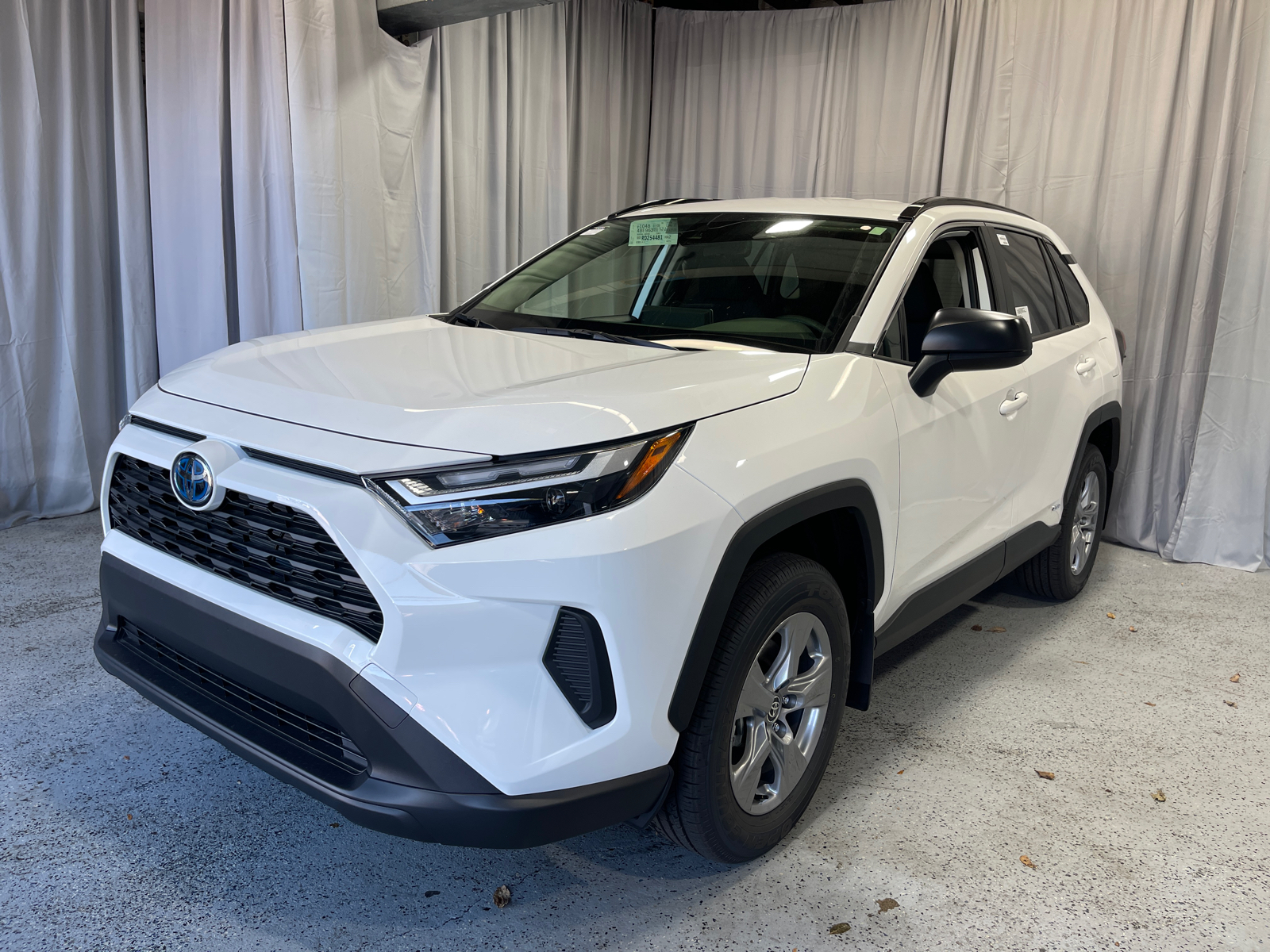 2024 Toyota RAV4 Hybrid LE 1