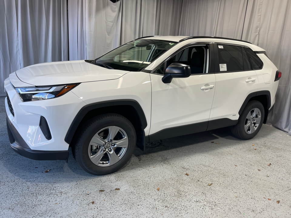 2024 Toyota RAV4 Hybrid LE 3