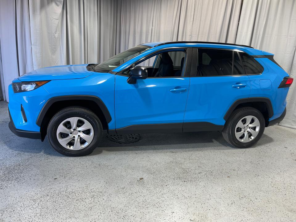 2021 Toyota RAV4 LE 3