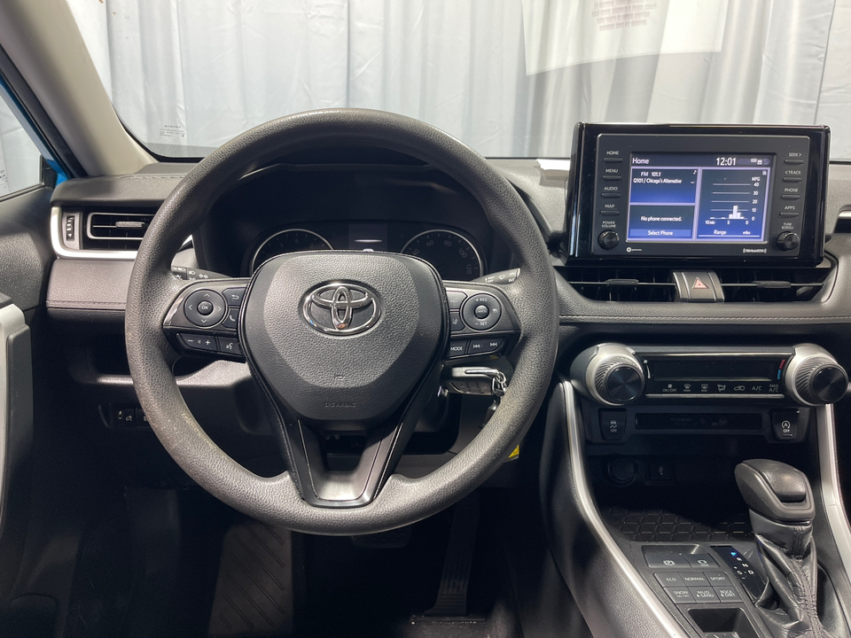 2021 Toyota RAV4 LE 18