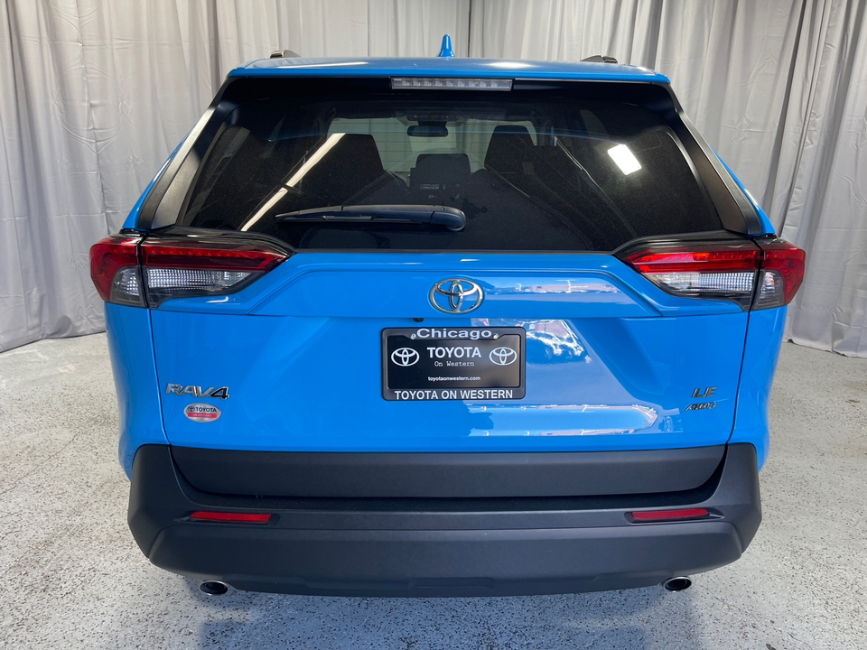 2021 Toyota RAV4 LE 43