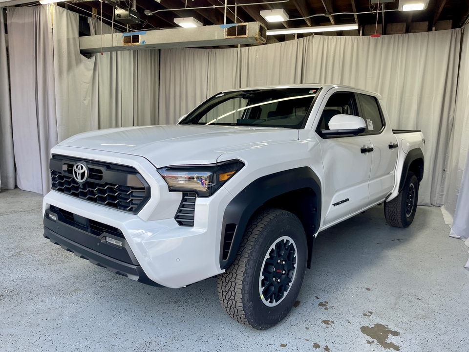 2024 Toyota Tacoma TRD Off-Road 1