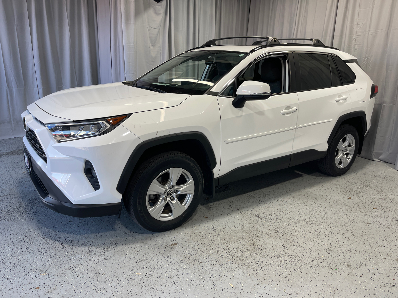 2021 Toyota RAV4 XLE 3