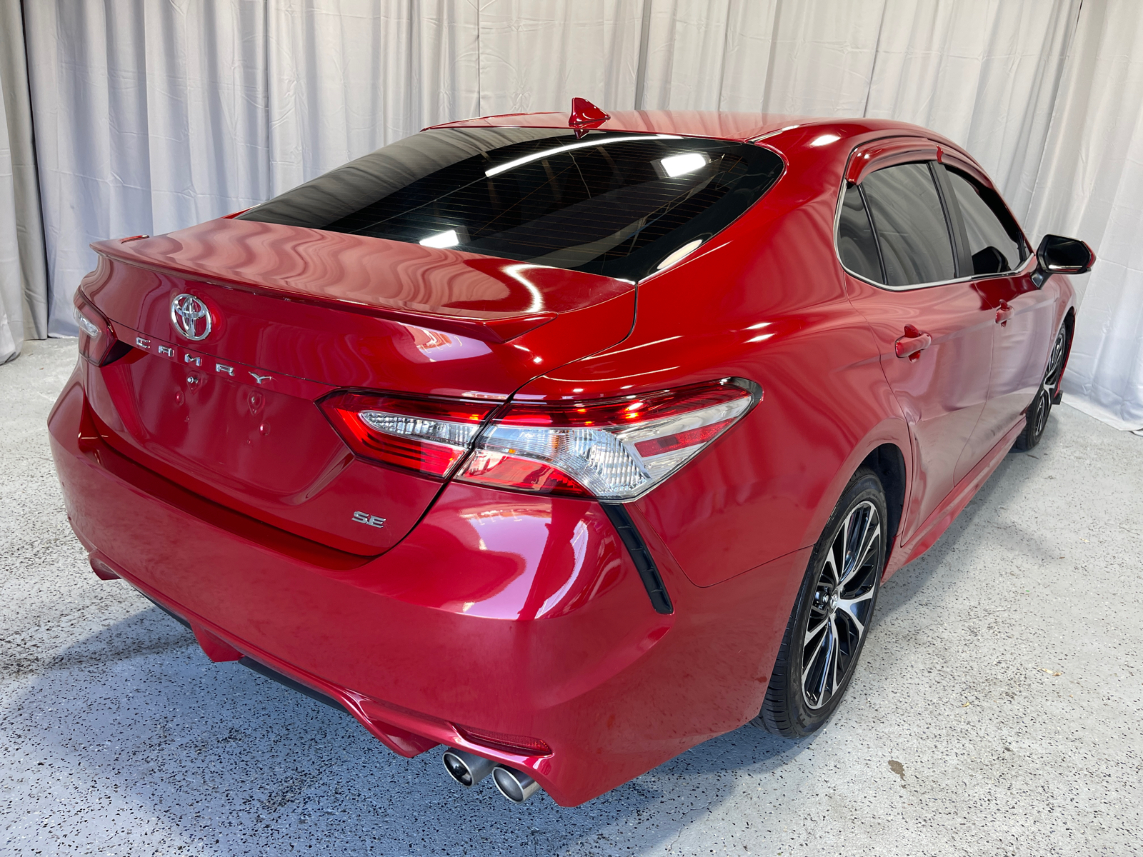 2020 Toyota Camry SE 9