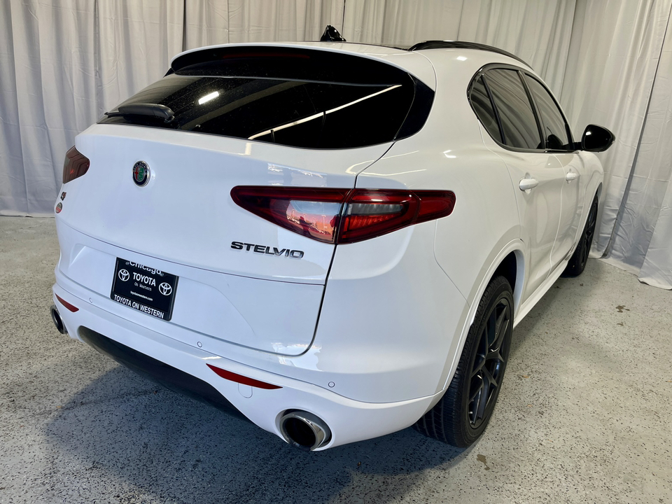 2021 Alfa Romeo Stelvio  9