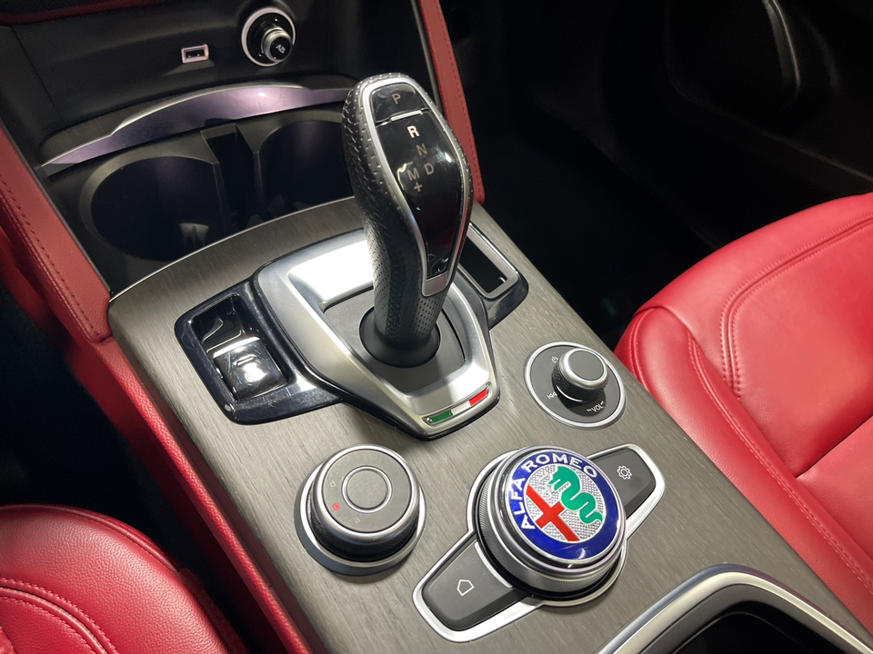 2021 Alfa Romeo Stelvio  29