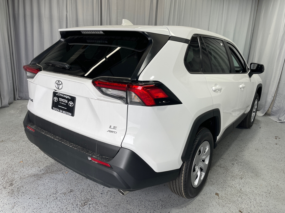 2024 Toyota RAV4 LE 9