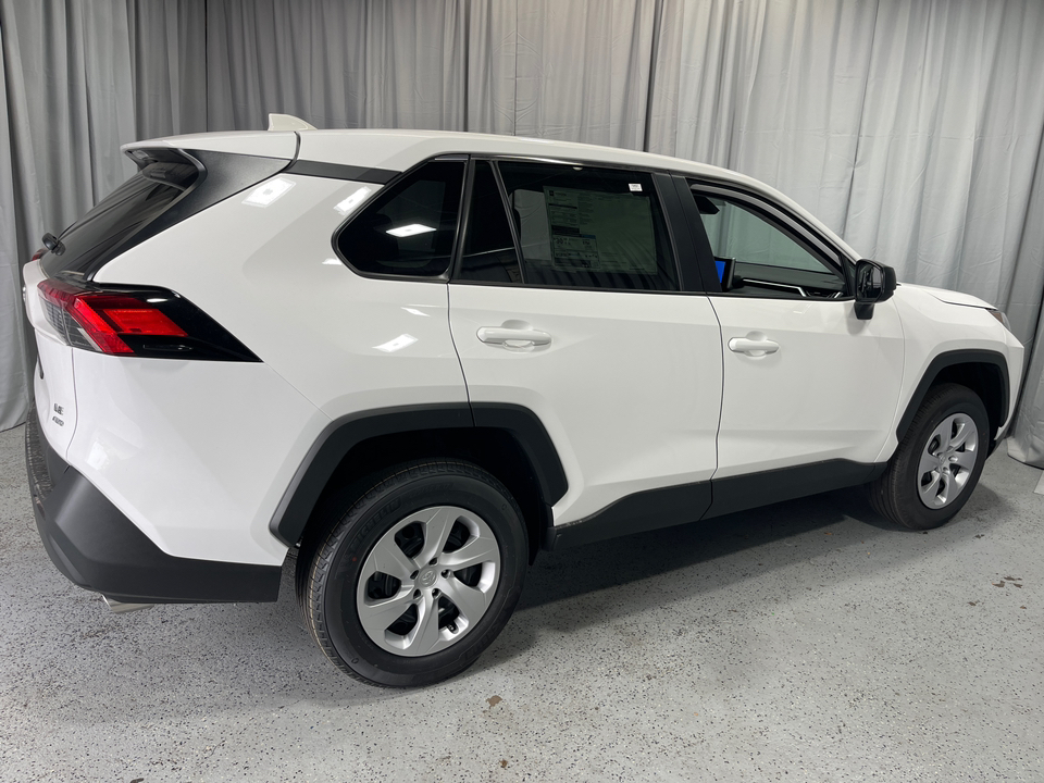 2024 Toyota RAV4 LE 36