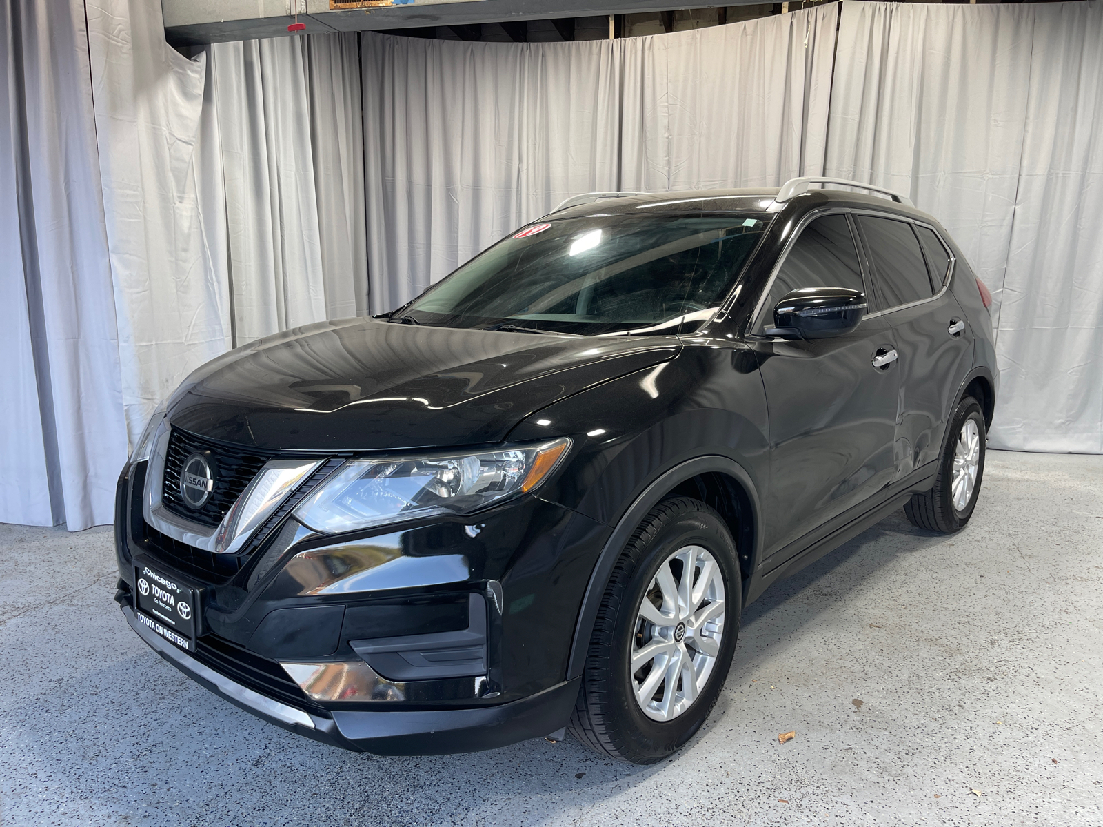 2019 Nissan Rogue SV 1