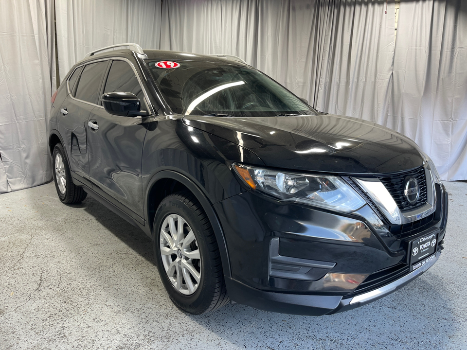 2019 Nissan Rogue SV 40