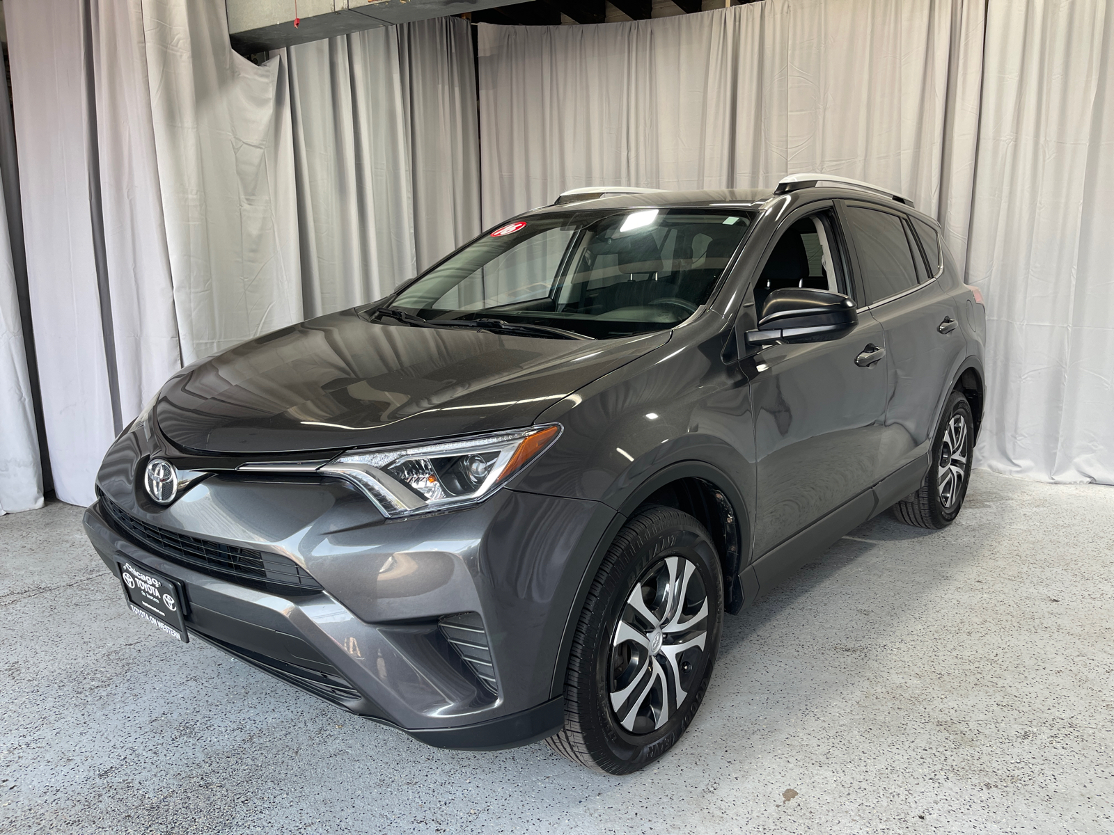 2016 Toyota RAV4 LE 1