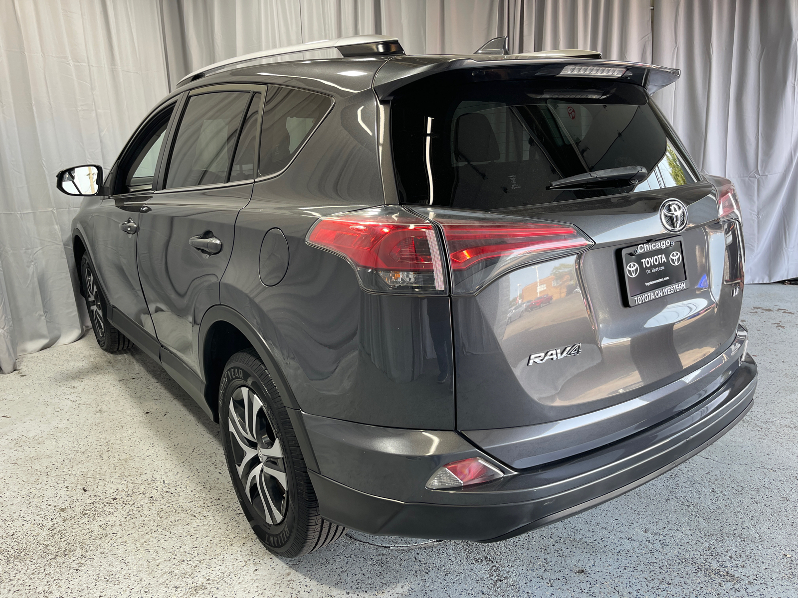 2016 Toyota RAV4 LE 5